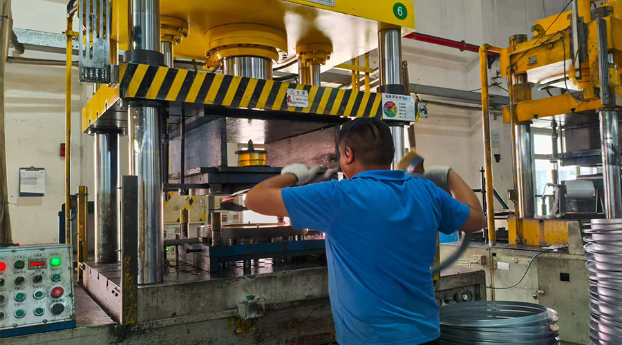 金環(huán)電器的滾筒干衣機如何適應(yīng)游艇、輪船等特殊海洋環(huán)境，確保高安全性和穩(wěn)定性？